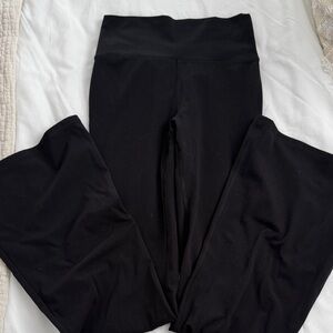 Vuori Women's Black High-Rise Wide Leg Leggings